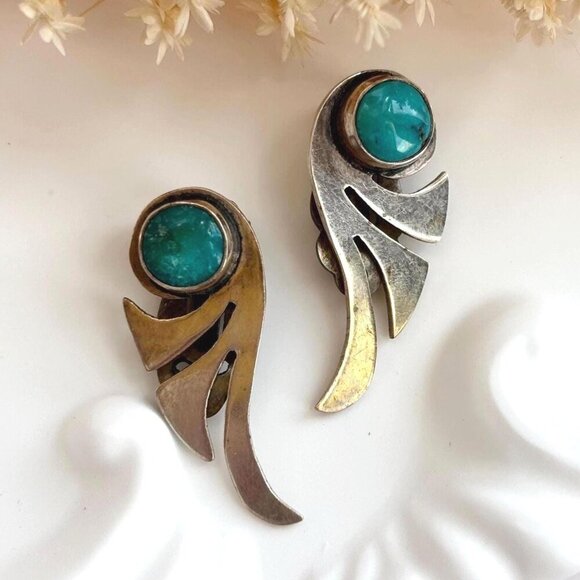 Native American Silver T Pewter Vintage Turquoise Bezel Set Modernist Studs - Picture 1 of 10